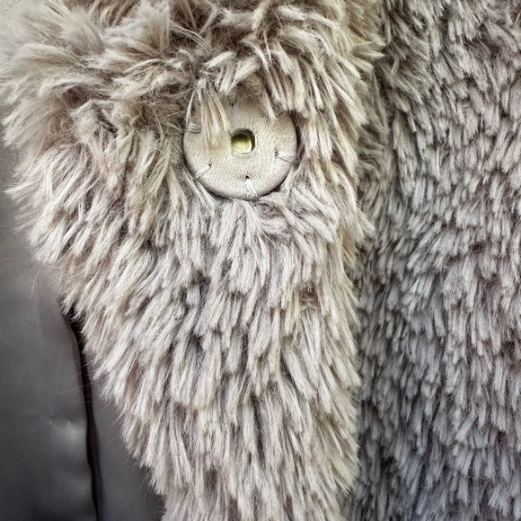 Kenneth Cole Shaggy Soft Faux Fur Snap Button Snuggly Coat Jacket Silver XL - Picture 7 of 9